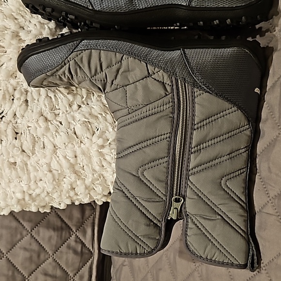 Columbia Boots - Picture 7 of 16